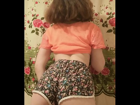 ❤️ Seksi mlada beba skida kratke hlačice pred kamerom Kvalitetna pornografija kod nas